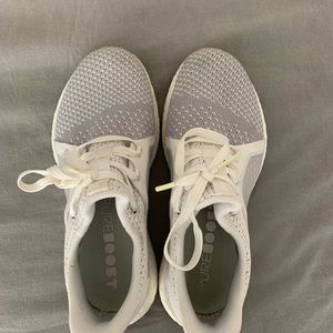 Women’s Adidas Pureboosts Size 6